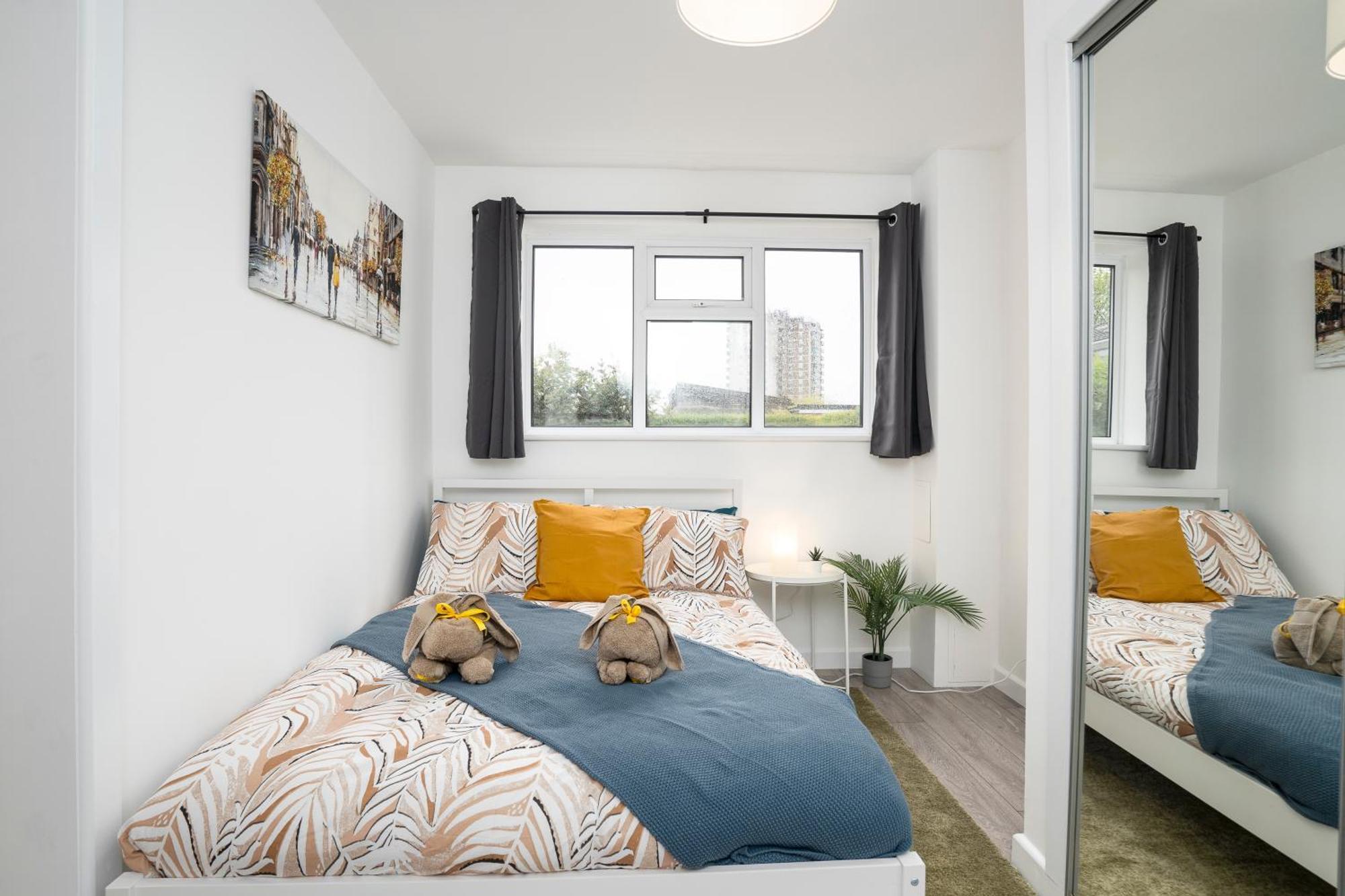 Modern 4 Bed House-Free Parking Leilighet Burton  Eksteriør bilde