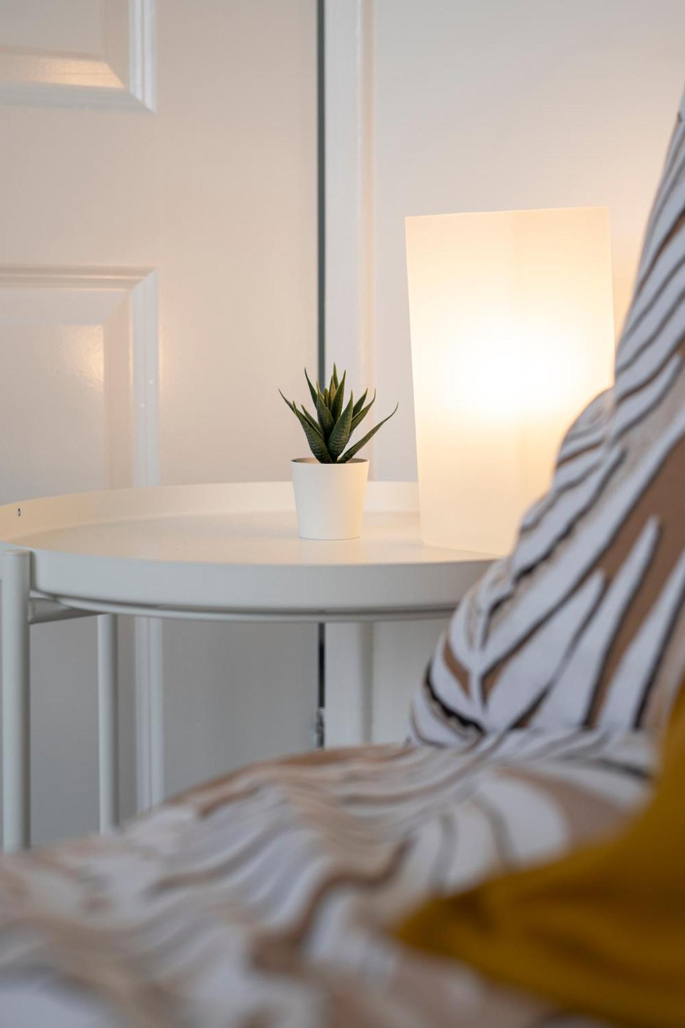 Modern 4 Bed House-Free Parking Leilighet Burton  Eksteriør bilde