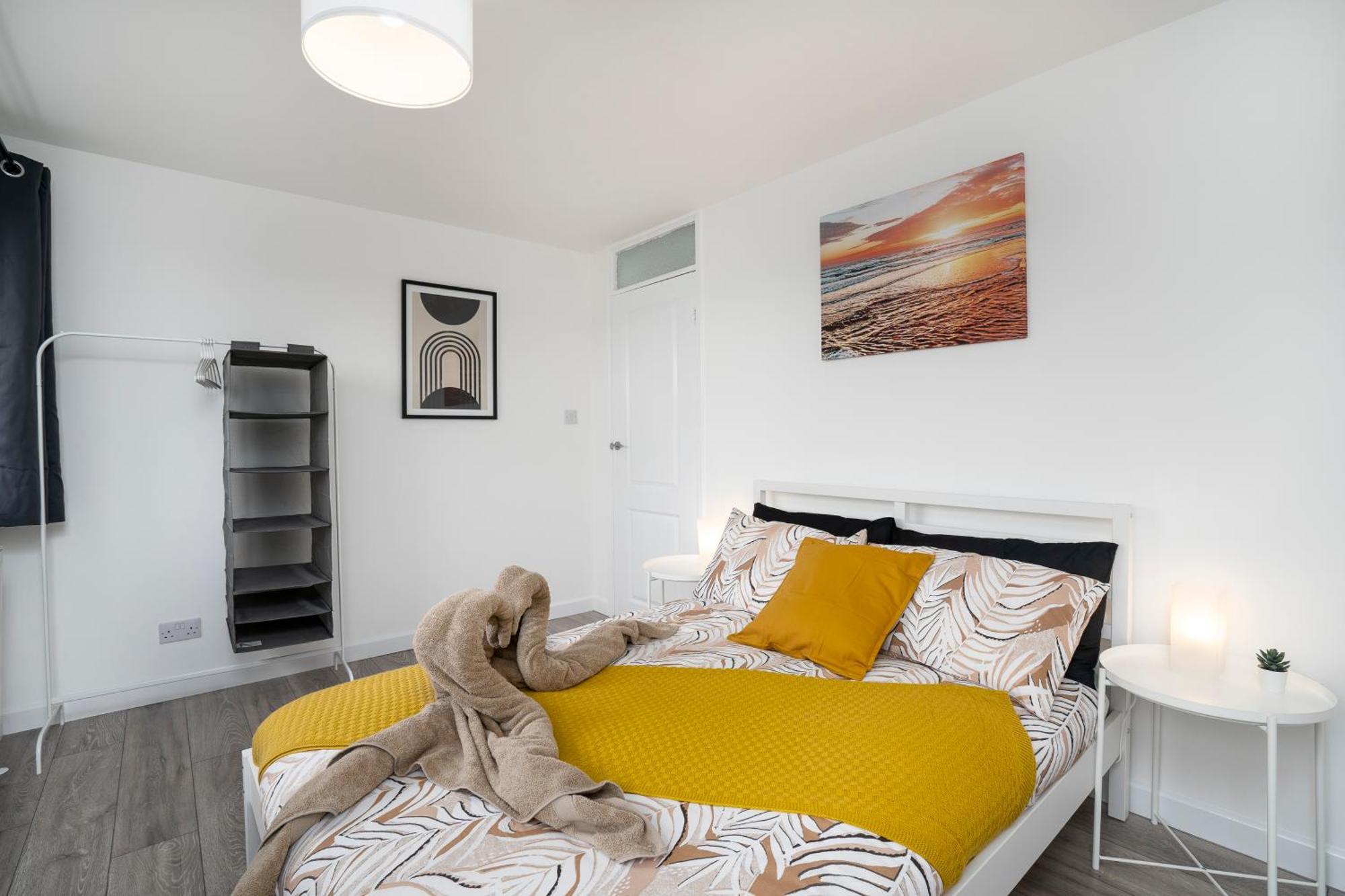 Modern 4 Bed House-Free Parking Leilighet Burton  Eksteriør bilde